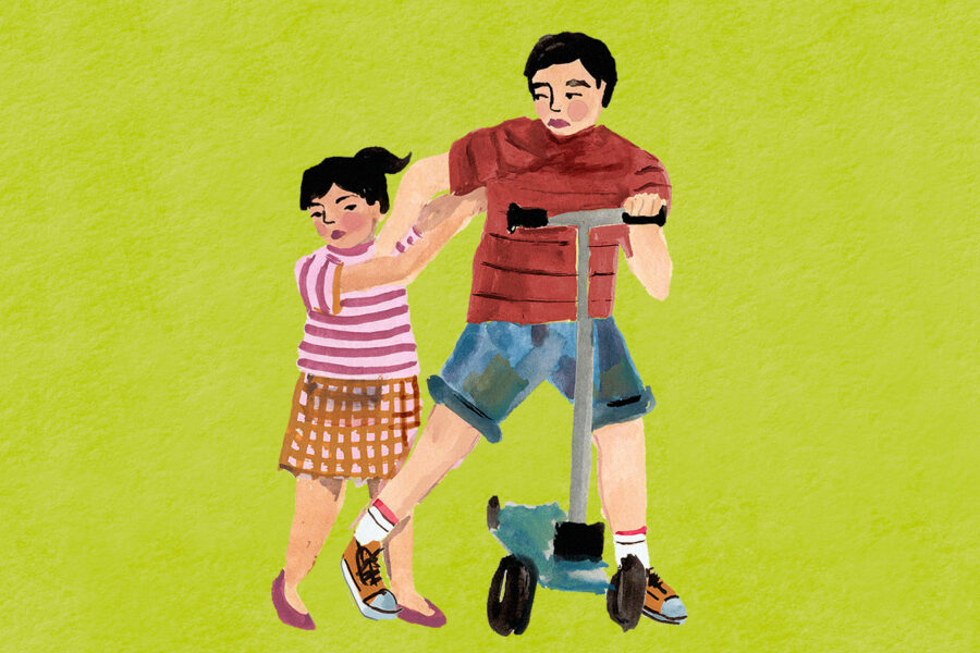 Illustration zeigt zwei Geschwister, grösserer Junge und kleineres Mädchen. Sie streiten sich um einen Scooter.